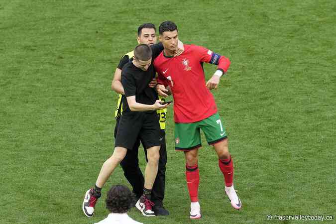 No goals but selfies for Ronaldo in Portugal’s 3-0 win over Turkey at Euro 2024