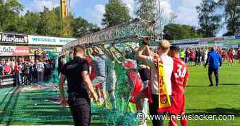 Sfeeractie bij oefenduel FC Twente mislukt: zware stellage valt naar beneden, tien supporters gewond