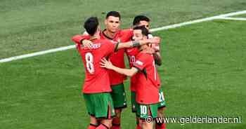 Portugal naar knock-outfase EK mede dankzij enorme Turkse flater en schitterend gebaar Cristiano Ronaldo
