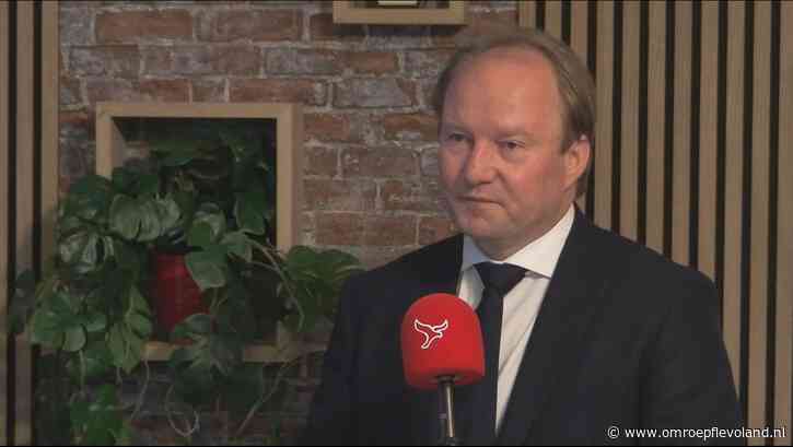 Almere - Burgemeester wil eindelijk actie van Den Haag tegen "professionele bommen" 