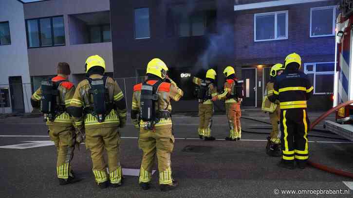 Weer brand bij nieuwbouwwoningen: daders op beeld, brandstichter gewond