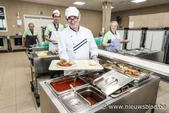 Rode Duivels zetten Roemeense, Slovaakse en Oekraïense gerechten op menu van bewoners zorgcentrum Welvaart