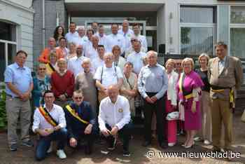 MVC Sint-Augustinusshotters op gemeentehuis ontvangen voor 50ste verjaardag