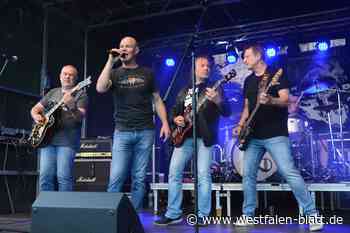 AC/DC-Coverband Big Balls rockt den Park in Rödinghausen