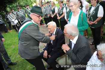 Schützenfest in Herford: Gunther Jach erhält besondere Auszeichnung