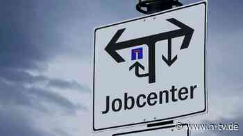 Arbeitslose Ukrainer ausweisen?: SPD zu Dobrindt-Vorschlag: "CSU sollte sich schämen"