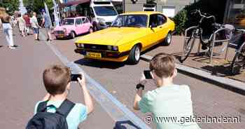 Van een 53 jaar oude camper tot een Puch: liefhebbers bewonderen blinkende oldtimers