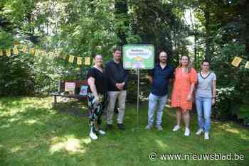 Pastorietuin krijgt rustige leesbank