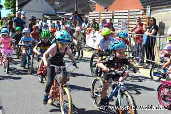 Veel jonge Woutjes en Lottes aan de start bij kinderkoers van GP Juul Marinus