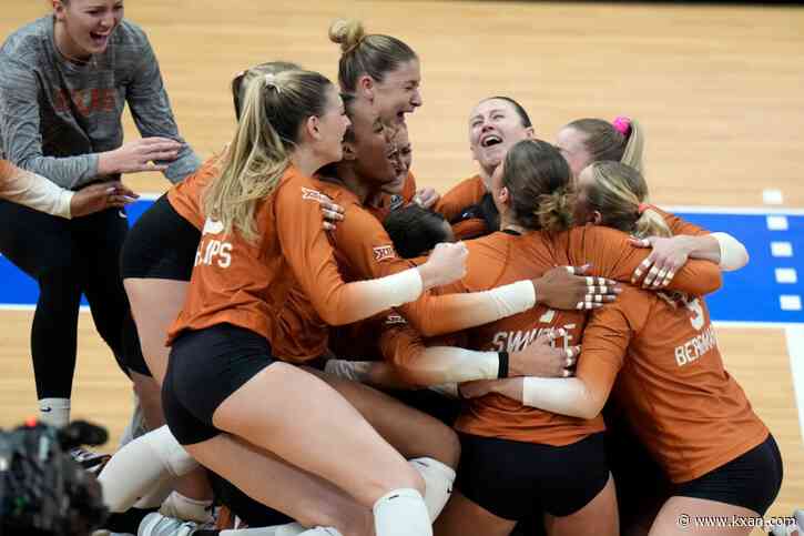 Texas volleyball rekindles longtime rivalry in 1st-ever SEC match this fall