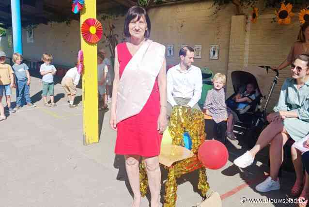 Basisschool De Kruin wuift juf An uit: “Afscheid van prachtige schooltijd”
