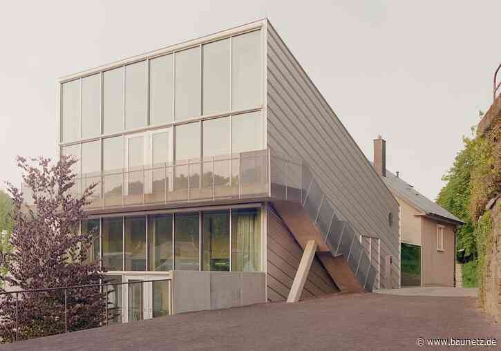 Bildhaueratelier mit Gästezimmern
 - Kulturzentrum von 2001 in Rümelingen