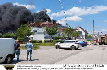 FW-M: Starke Rauchentwicklung durch Brand auf Dach (Ramersdorf)