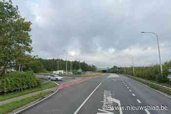 Fietsster (18) gewond bij aanrijding door wagen