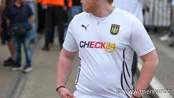 Kostenlos-Trikots von Check24 lösen hitzige Diskussionen aus: „Das Trikot ist nicht wirklich gratis“