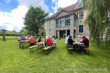 „Kai-Uwe & Friends“ animieren zum Mitwippen im Garten