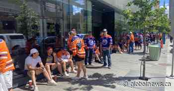 Stanley Cup Final: Edmonton Oilers fans line up for outdoor watch parties hours before Game 7
