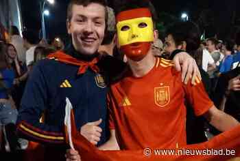 VIDEO. Italianen en Spanjaarden vieren samen kwalificatie op EK voetbal in Eisden
