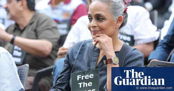Open letter in India calls for withdrawal of go-ahead to prosecute Arundhati Roy