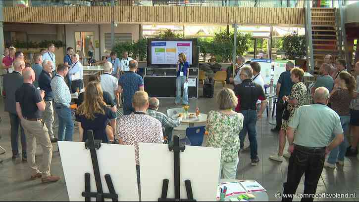 Noordoostpolder - Provincie haalt met speciaal café ideeën op voor de toekomst van de landbouw
