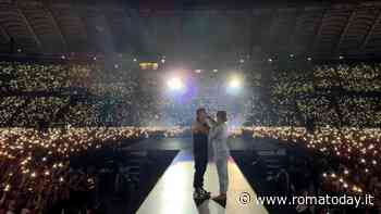 Ultimo diventa papà, sorpresa allo Stadio Olimpico: "La parola famiglia l'ho imparata da voi"