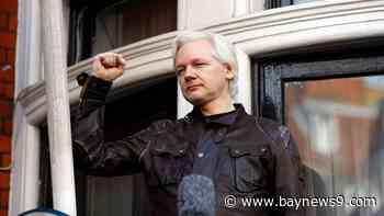 WikiLeaks founder Julian Assange stops in Bangkok on his way to U.S.