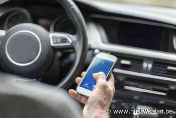 “Er gebeuren daardoor elke dag zes zware ongevallen”: bestuurder bestraft voor gsm-gebruik achter stuur