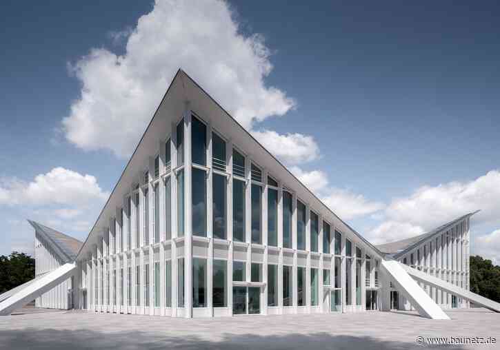 Hyparschale wird Eventlocation
 - Sanierung und Umbau in Magdeburg von gmp