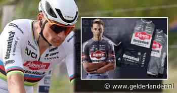 Ploeg van Mathieu van der Poel in het grijs tijdens de Tour de France