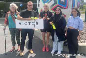 Leerlingen Victor Hortaschool pakken uit met stunt en ruilen houten ei voor voetbalschoenen Tessa Wullaert: “