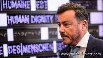 Immobilien: René Benko: Fahnder durchsuchen Privatvilla und Signa-Zentrale