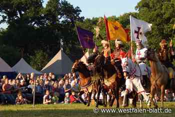 60 Stände zum Mittelaltermarkt „Anno 1250“ am Stadtwall in Höxter