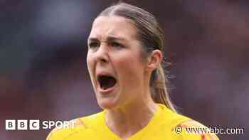 England's Earps set to leave Man Utd and join PSG