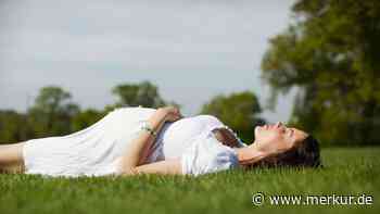 Warum Schwangere nicht auf dem Rücken in der Sonne liegen sollten