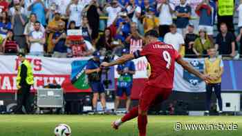 Zweite Chance genutzt: Lewandowski darf peinlichen Elfmeter reparieren - und trifft besonders