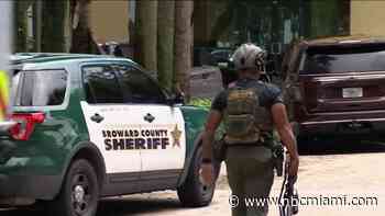 Miramar police search for gunman after 2 people shot at furniture business