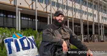 Hadjers wereld staat op z’n kop na goede daad: applaus in de supermarkt, een baan en gratis vliegtickets