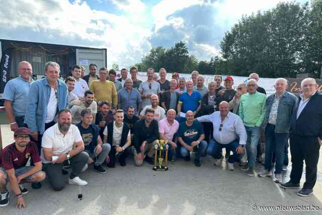 Matrozen vieren 50ste verjaardag met titel