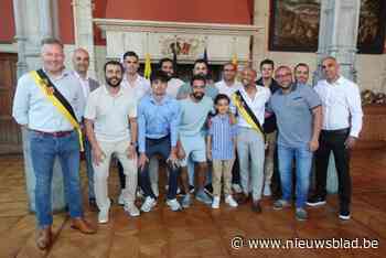 Mechelen huldigt kampioen Salaam: “Binnen deze club ben je ambassadeur voor jezelf, je ouders en de stad”