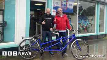 Dad, 40, killed by tumour honoured by tandem commute