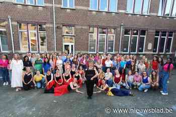 Met straffe flashmob zwaait kunstenacademie dansleerkracht van prinses Elisabeth uit: “Dit had ik echt niet verwacht”