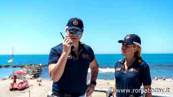 Ostia, sul lungomare venduti 2000 tra occhiali da sole e giochi per bambini abusivi