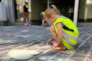 Straten veelkleurig versierd voor Minne (14): “Het kan geen kwaad om kleur te geven aan het leven”