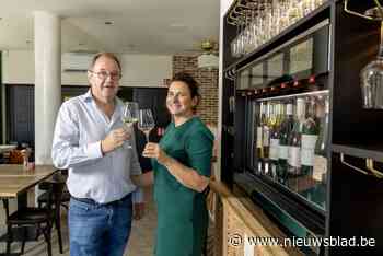 Kristel (48) en Raf (63) brengen stukje Spanje naar Heistse berg: “Ieder drinkt wat wils dankzij onze bijzondere wijndispensers”