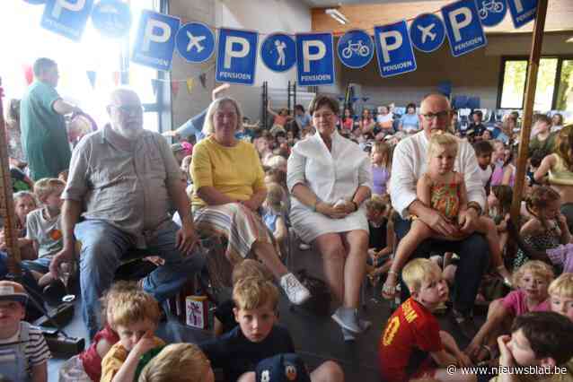 Juffen Lut en Lieve nemen afscheid van VLEK-school