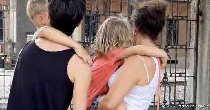 Bimbi con due mamme, il Tribunale di Lucca invia gli atti alla Consulta. Un nuovo percorso dopo i verdetti contrastanti in altre città