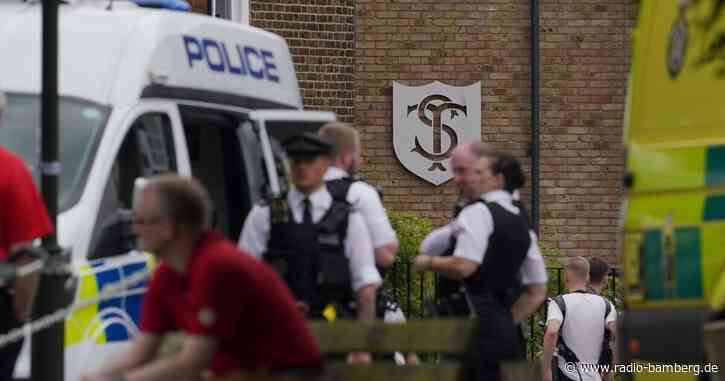 Epileptischenr Anfall: Auto rast in Londoner Schule