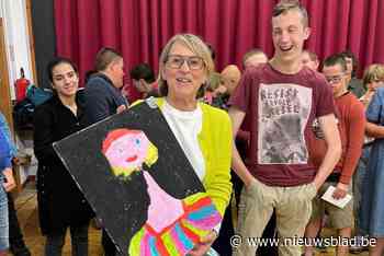 Vernissage om juf Ann uit te wuiven “Les geven in BuSO is als een wandeling in mijnen hof