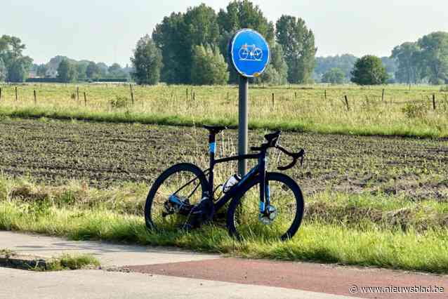 Fietser (24) lichtgewond na aanrijding met wagen