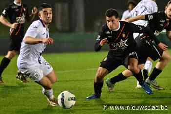 Spaanse middenvelder verlengt bij Deinze